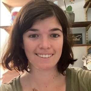 Meet your Posher, Chloe